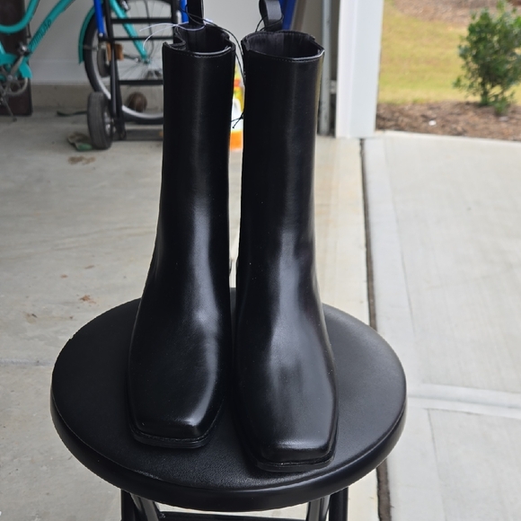 NWOT Black H&M Women's Boots - Picture 1 of 6
